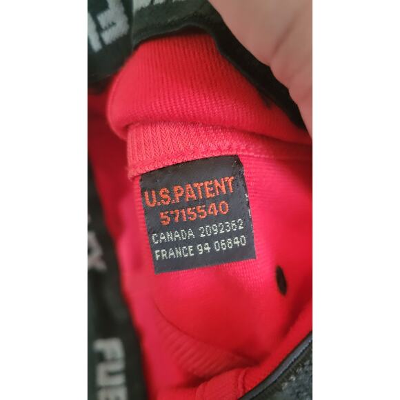 Vintage FUBU 05 Red Black Fitted Hat Two-Tone Logo Cap Y2K Streetwear Size Large - Picture 7 of 8